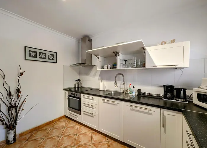 Comfortable 2-bedroom Duplex In Playa Paraiso With Ocean View, Balcony, And Shared Pool *