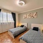 Daire Comfortable 2-bedroom Duplex In Playa Paraiso With Ocean View, Balcony, And Shared Pool