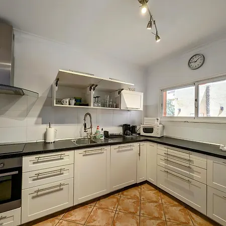 Comfortable 2-bedroom Duplex In Playa Paraiso With Ocean View, Balcony, And Shared Pool