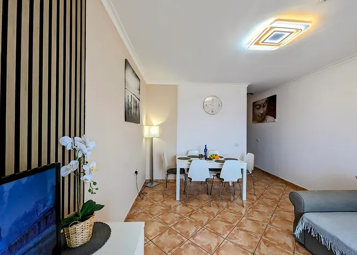 Comfortable 2-bedroom Duplex In Playa Paraiso With Ocean View, Balcony, And Shared Pool Apartamento *